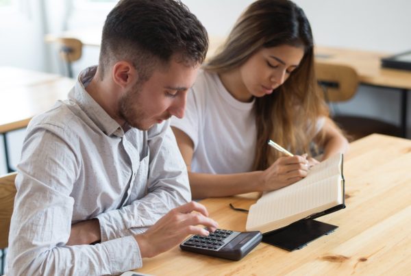 Budget logement étudiant : combien prévoir selon votre ville ?